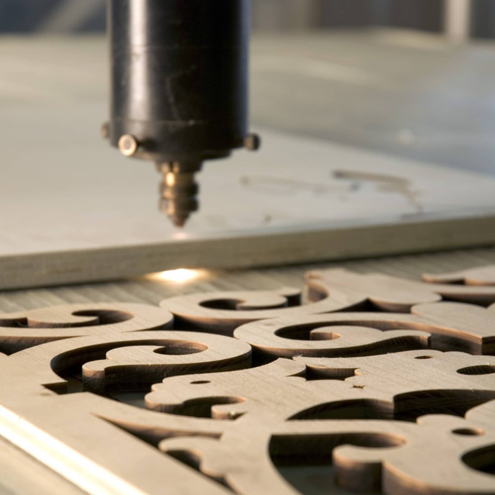 TRADITIONAL FURNITURE DECORATION